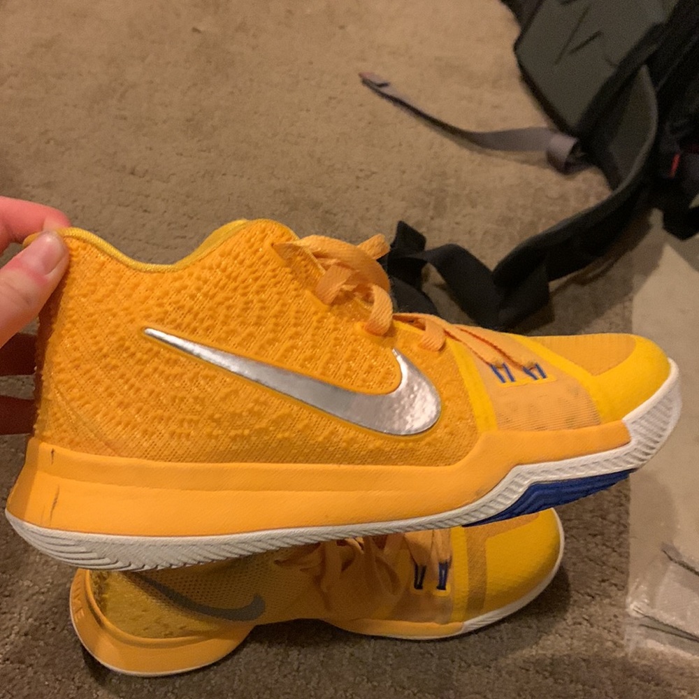 Nike Kyrie Irving 3 GS Basketball Shoes